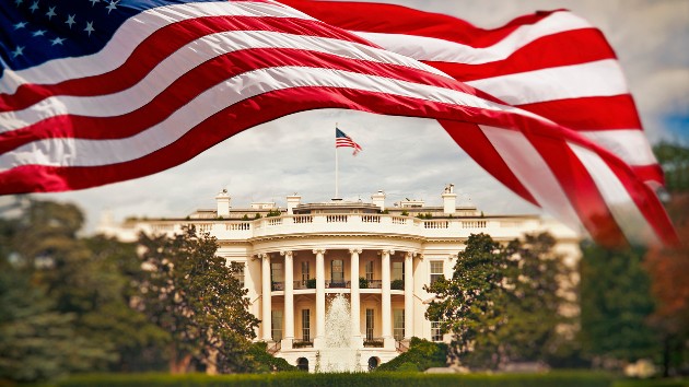 istock_122320_whitehouseflag