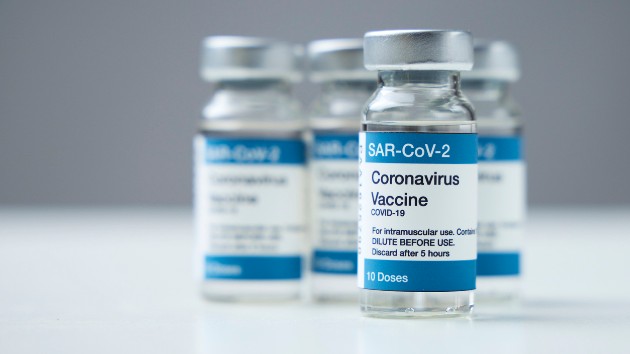 istock_11421_coronavaccvials