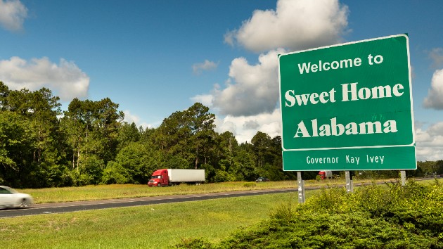 istock_12221_welcomealabamasign