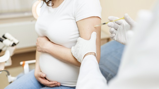 istock_31221_pregnantvaccine