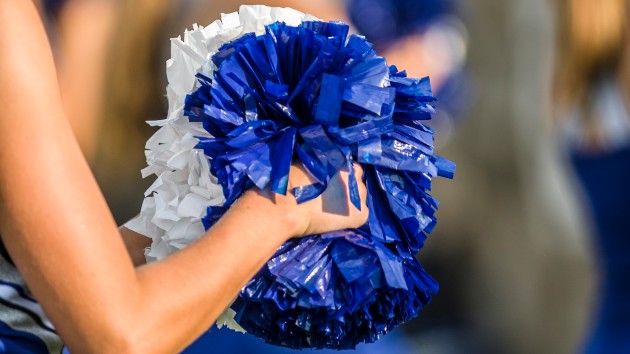 istock_32221_cheerleaderpoms