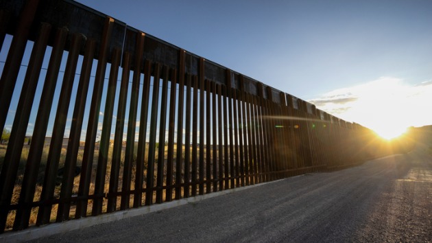 istock_borderwall_040121