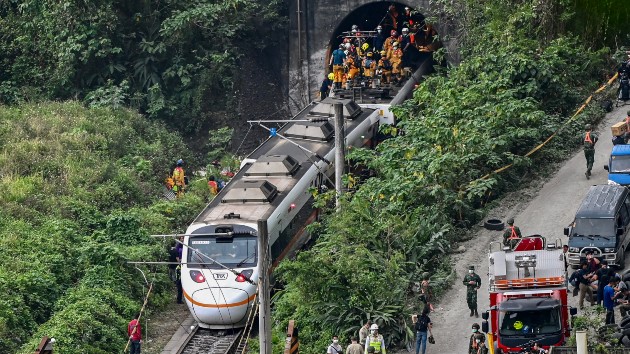 getty_4221_taiwantrain