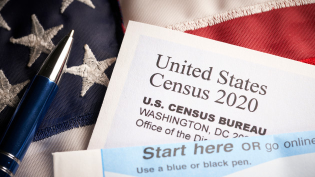 istock_081221_census