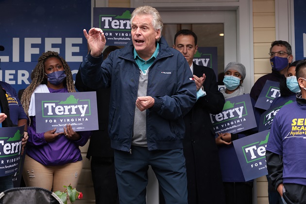 gettyimages_terrymcauliffe_110221