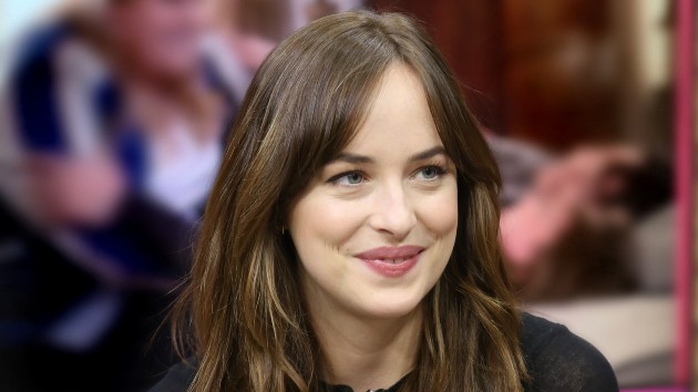 e_dakota_johnson_11042021