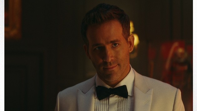 e_ryan_reynolds_tux_11192021