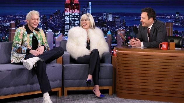 e_jimmyfallon_petedavidson_mileycyrus_121021