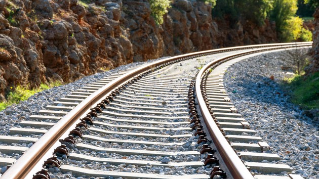 Group rescued after Sandia Tram gets stuck overnight