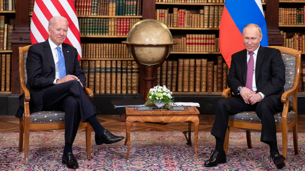 getty_22122_putinbidenmeeting