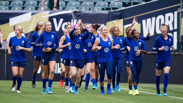 getty_22222_usawomenssoccerteam