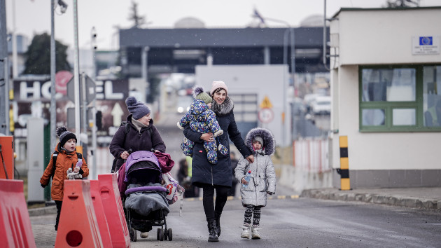 getty_3822_ukrainerefugeeskids