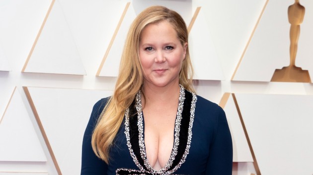 e_amy_schumer_oscars_03302022