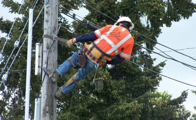 port-angeles-lineman