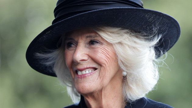 getty_91622_queencamilla