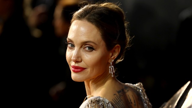 getty_angelinajolie_102122