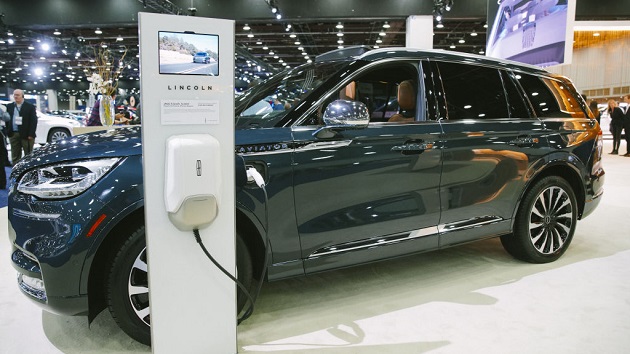 gettyimages_electriccar_110622