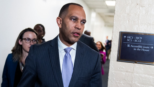 getty_111822_hakeemjeffries