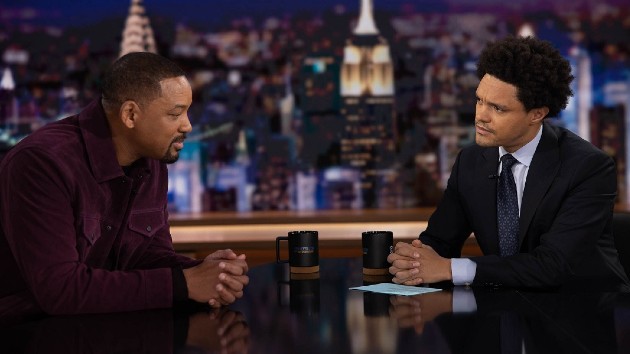 e_will_smith_trevor_noah_11292022