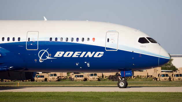 getty_121322_boeing787