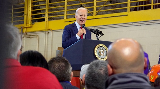 gettyimages_bidenwisconsin_020823385031