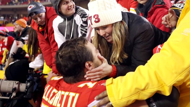 chiefs-nick-christina-allegretti-super-bowl-gty-mz-01-230213278432