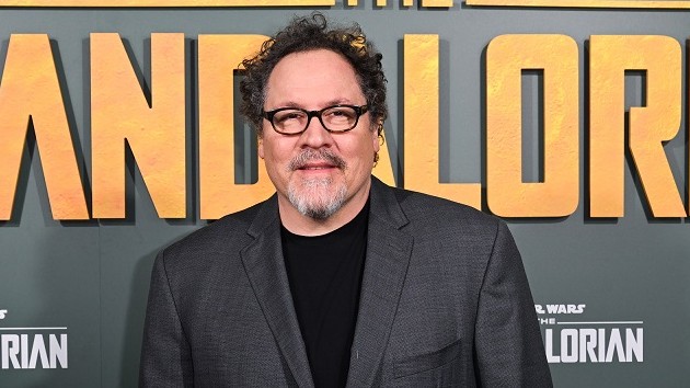 e_jon_favreau_mando_prem_03022023489123