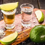 glassesoftequilagoldtequilaandsilvertequilatypicalmexican