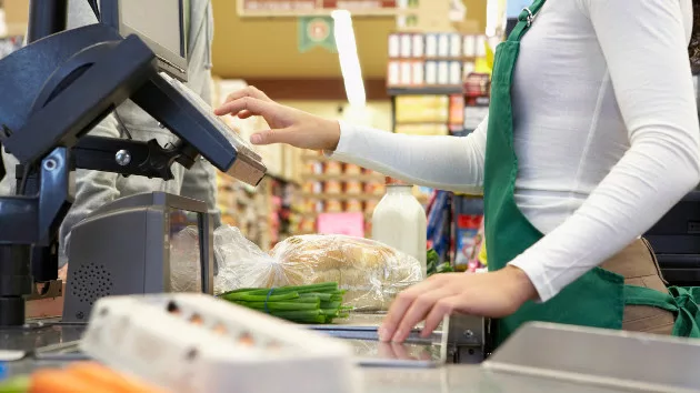 gettyrf_81122_grocerycheckout360428