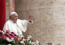 Pope Francis gives the blessing Urbi et orbi from the central balcony of the Basilica of San Pietro in the Vatican^ after celebrating the Easter Mass of the week Vatican City^ Italy 31.03.2024