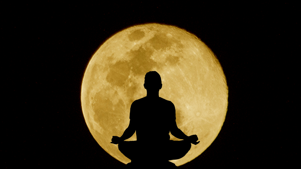 full-moon-yoga-png