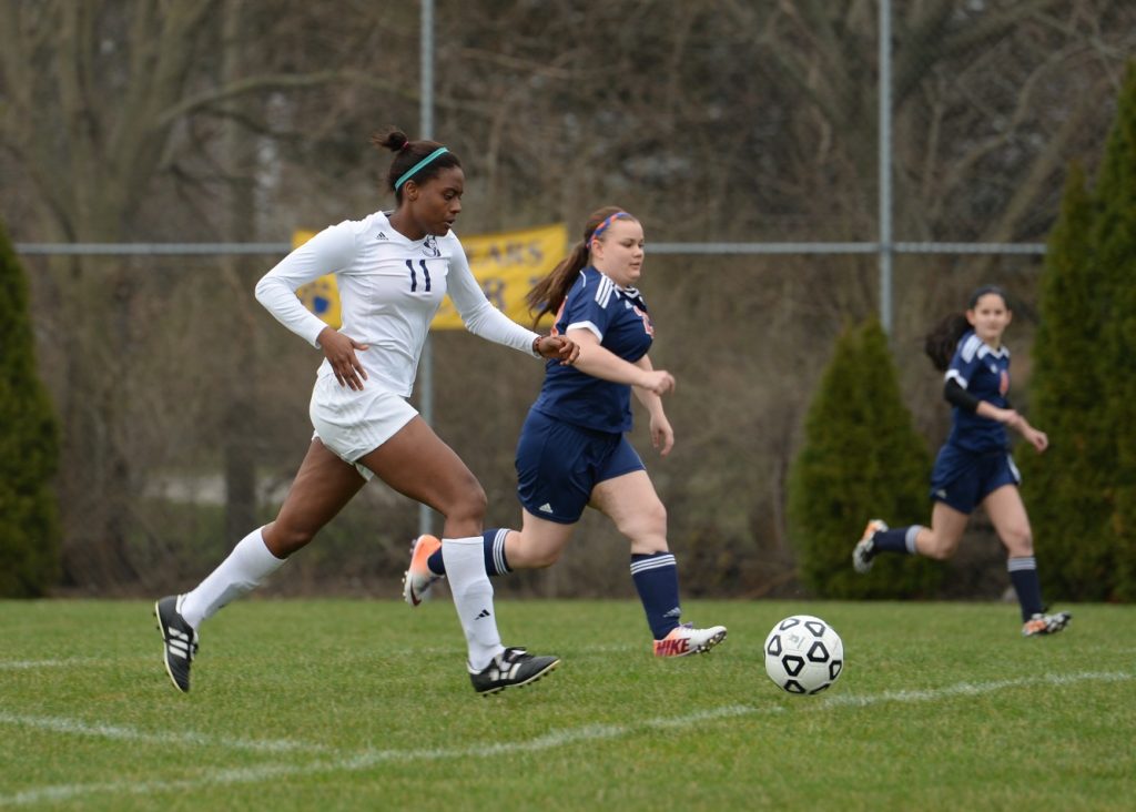 sj-var-soccer-girls-2015-1275