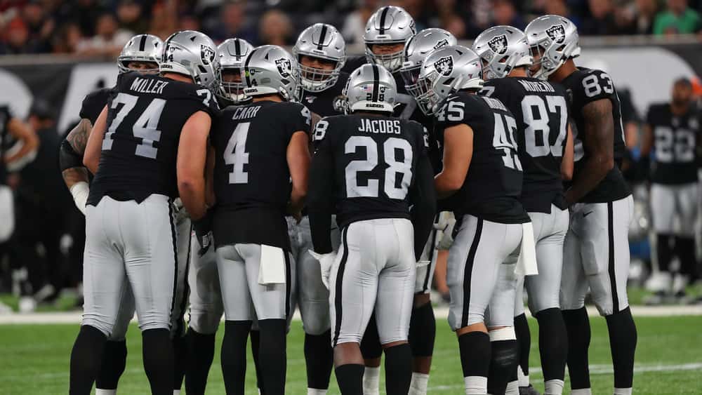 Oakland Raiders Keep Playoff Hopes Alive With Win Over Los Angeles