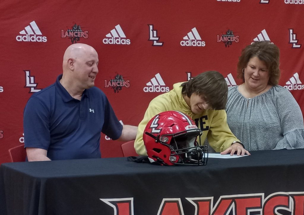 grant-signing-1