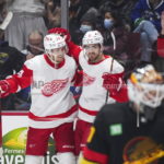 red-wings-canucks-hockey