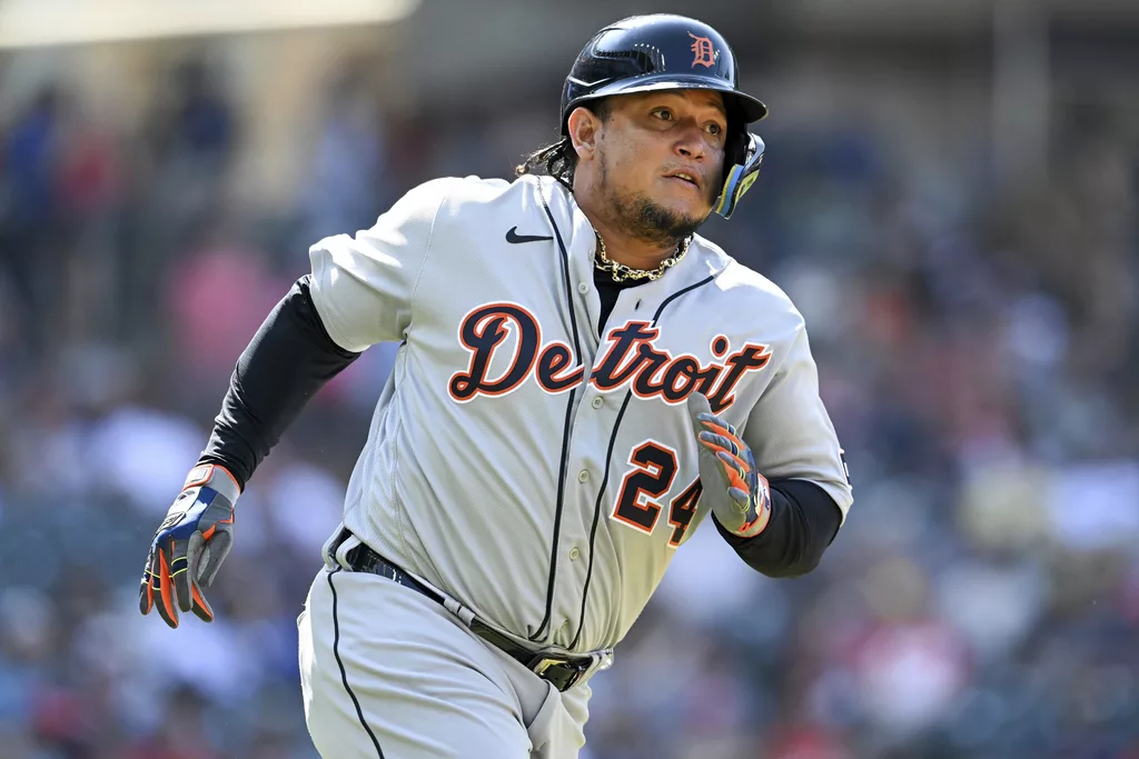 Tigers' Cabrera closes 21-year career with win