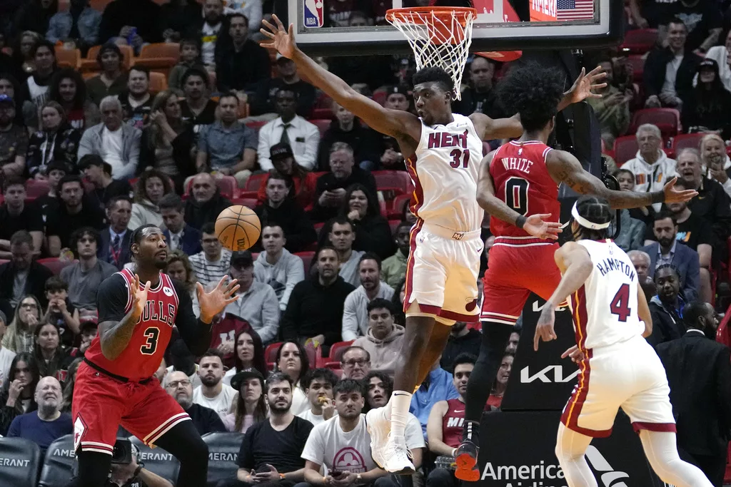 coby-whiteandre-drummondthomas-bryant