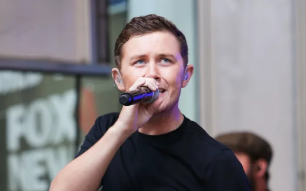 Scotty McCreery performs at 48th Street and 6th Avenue on July 31^ 2015 in New York City.