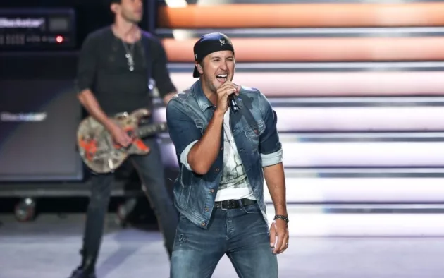 Luke Bryan performs onstage at the PNC Bank Arts Center on June 2^ 2016 in Holmdel^ New Jersey.