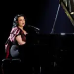 m_lolayounggrammysatpiano_020326333282