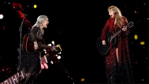 getty_taylor20and20phoebe_0817267177