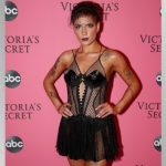 m_halseyvictoriassecret1_010719-2