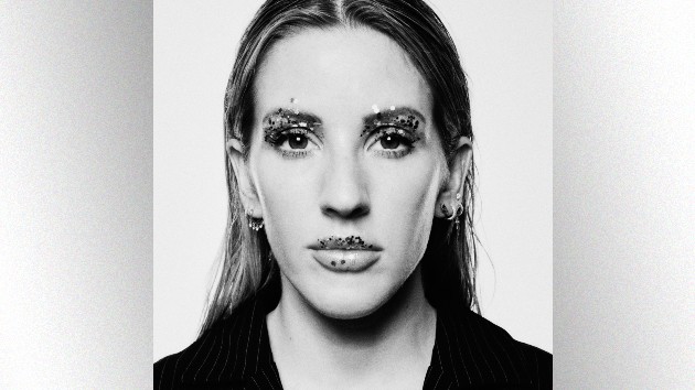 m_elliegoulding_112020