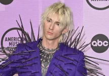 Machine Gun Kelly (MGK) at the 2022 American Music Awards at the Microsoft Theatre. LOS ANGELES^ CA. November 20^ 2022
