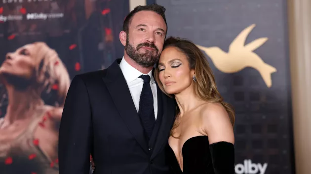 getty_benaffleckjenniferlopez_032525771357