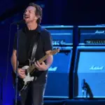 m_eddievedder_091123470338