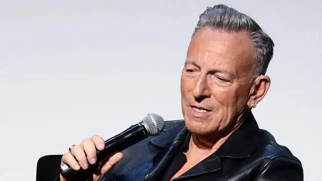 getty_brucespringsteen_081726221453