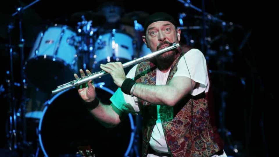 Jethro Tull's Ian Anderson Reveals He Has 'Incurable Lung Disease' WMIX
